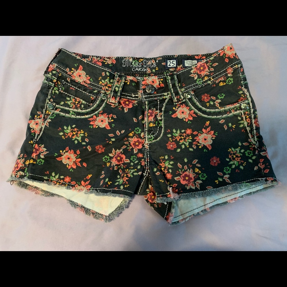 Floral miss me shorts